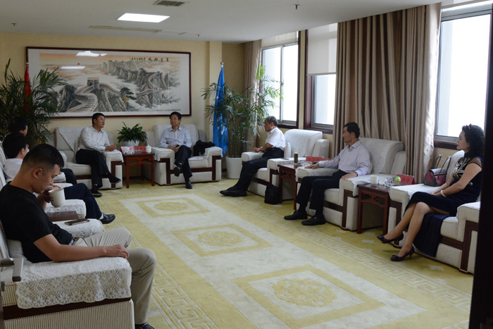 全國(guó)政協(xié)委員、安徽政協(xié)原副主席王鶴齡等一行領(lǐng)導(dǎo)來我局考察指導(dǎo)